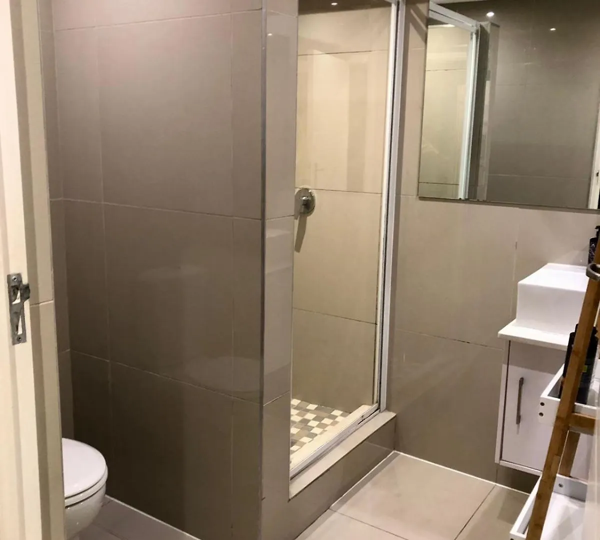 Modern Apartment In Mouille Point With Green Point Park Access Cape Town